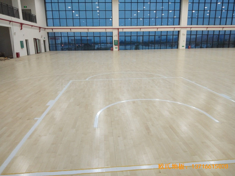 廣西高新開發區五菱小區體育館運動木地板安裝案例0