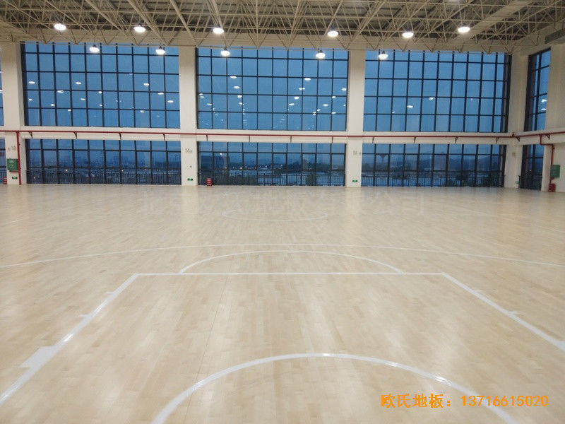 廣西高新開發區五菱小區體育館運動木地板安裝案例1