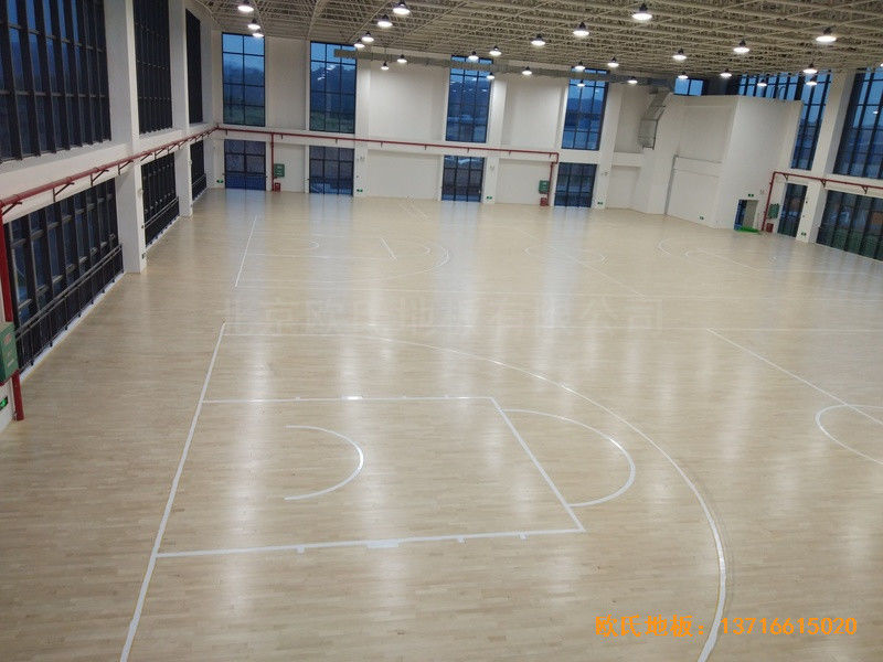 廣西高新開發區五菱小區體育館運動木地板安裝案例2