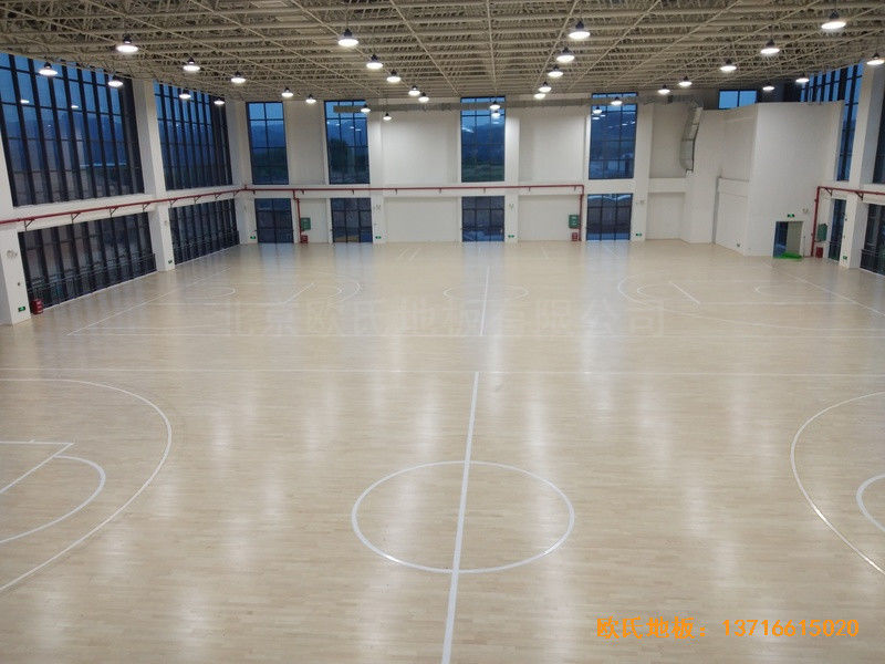 廣西高新開發區五菱小區體育館運動木地板安裝案例3