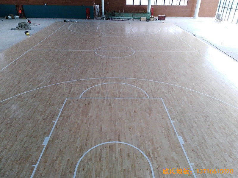 深圳南山區(qū)體育文化公園運動木地板鋪設(shè)案例0