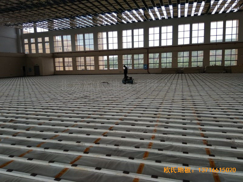 湖南岳麓南雅湘江中學籃球館運動木地板施工案例1