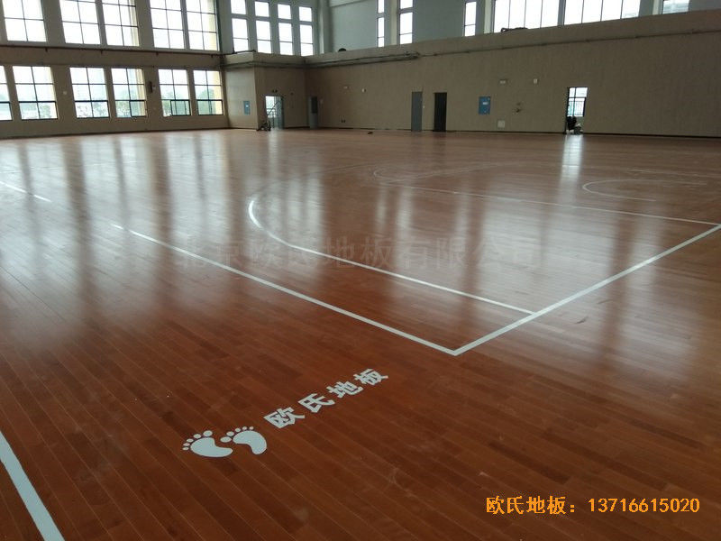 湖南岳麓南雅湘江中學籃球館運動木地板施工案例3