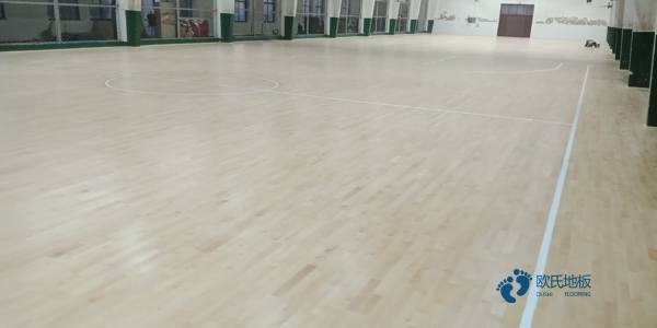 體育場(chǎng)館木地板安裝施工3