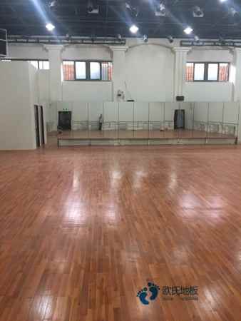 學?；@球館地板使用說明2