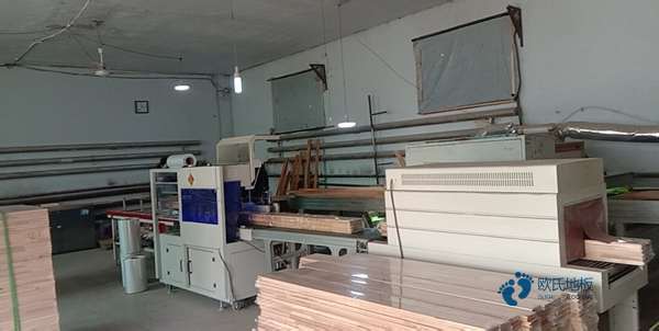 中學(xué)籃球運(yùn)動(dòng)木地板施工步驟2